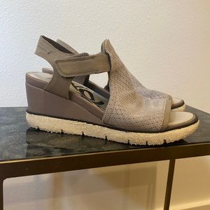 OTBT Grey Suede Wedge